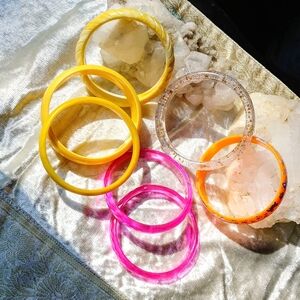 Groovy Vintage Retro Lot 7 Acrylic Plastic Bangle Bracelets Butterfly Dragonfly